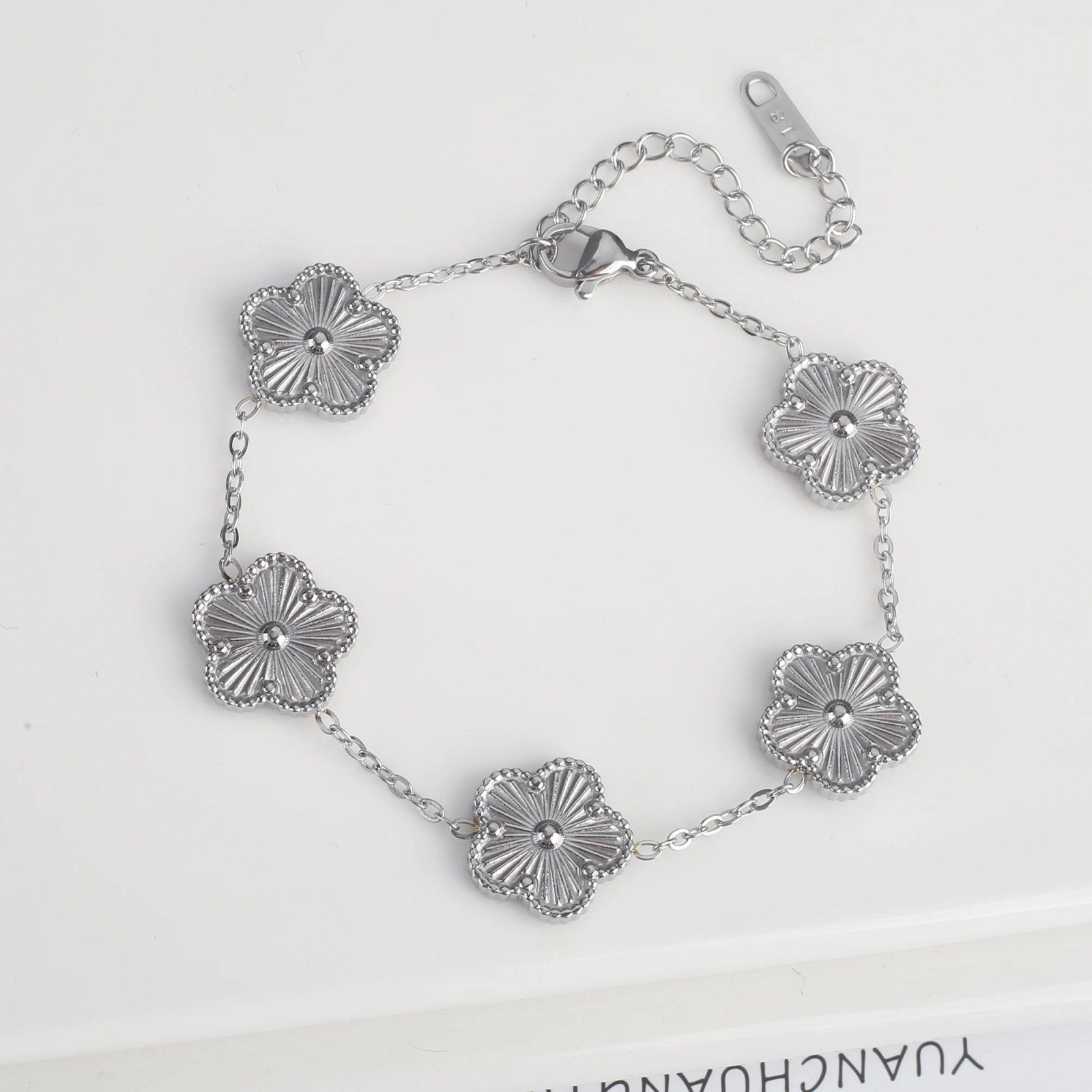 5-Leaf Clover Bracelet: A Lucky Charm
