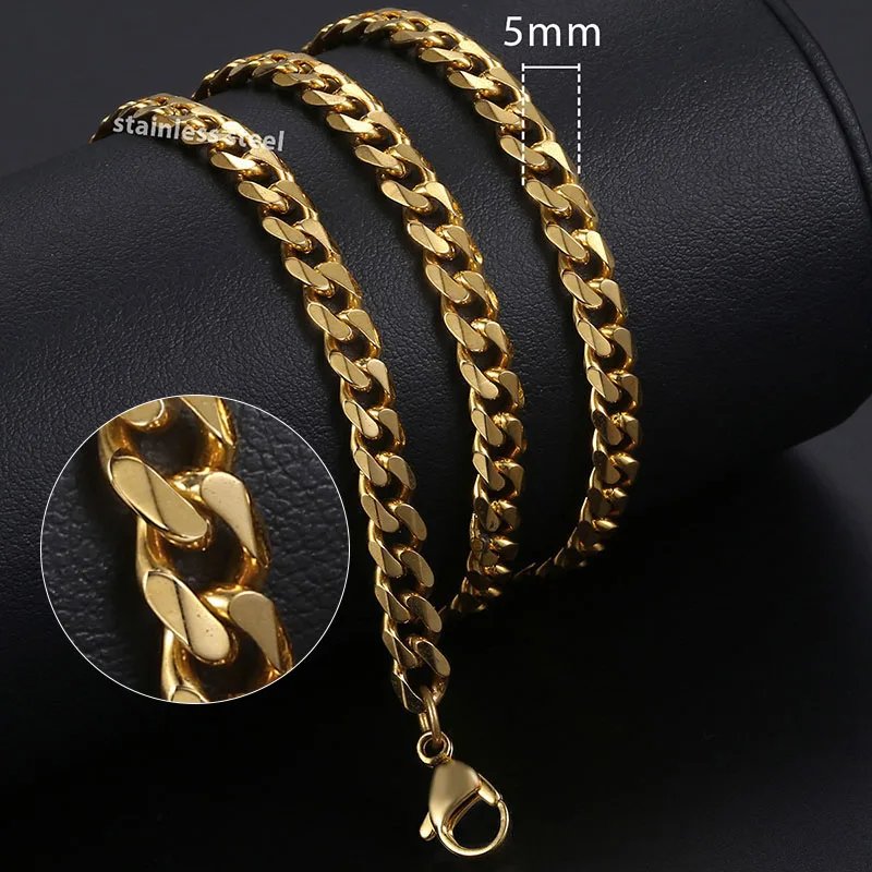 Personalized Initial Necklace: A Stylish Statement