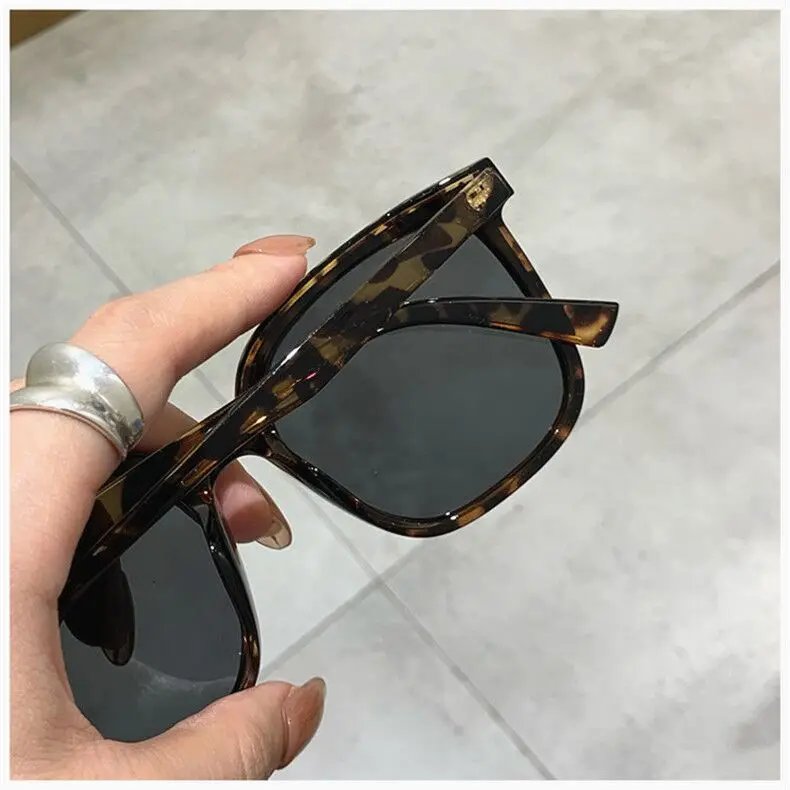 The Square Sunglasses Women Designer Luxury Cat Eye Sun Glasses Female Classic Vintage Eyewear UV400 Outdoor Holiday Glasse