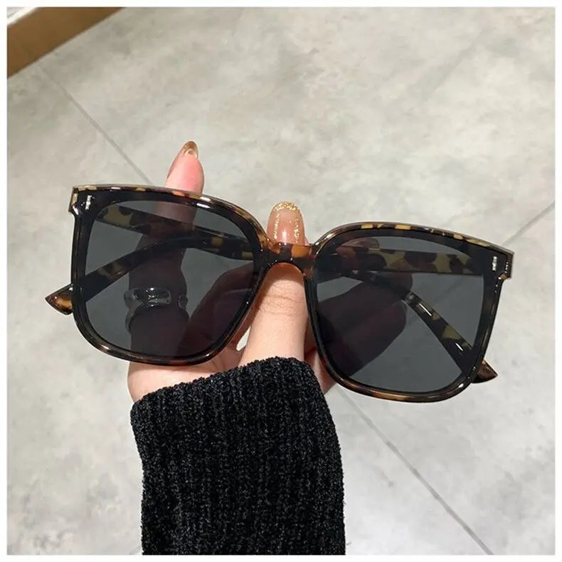 The Square Sunglasses Women Designer Luxury Cat Eye Sun Glasses Female Classic Vintage Eyewear UV400 Outdoor Holiday Glasse