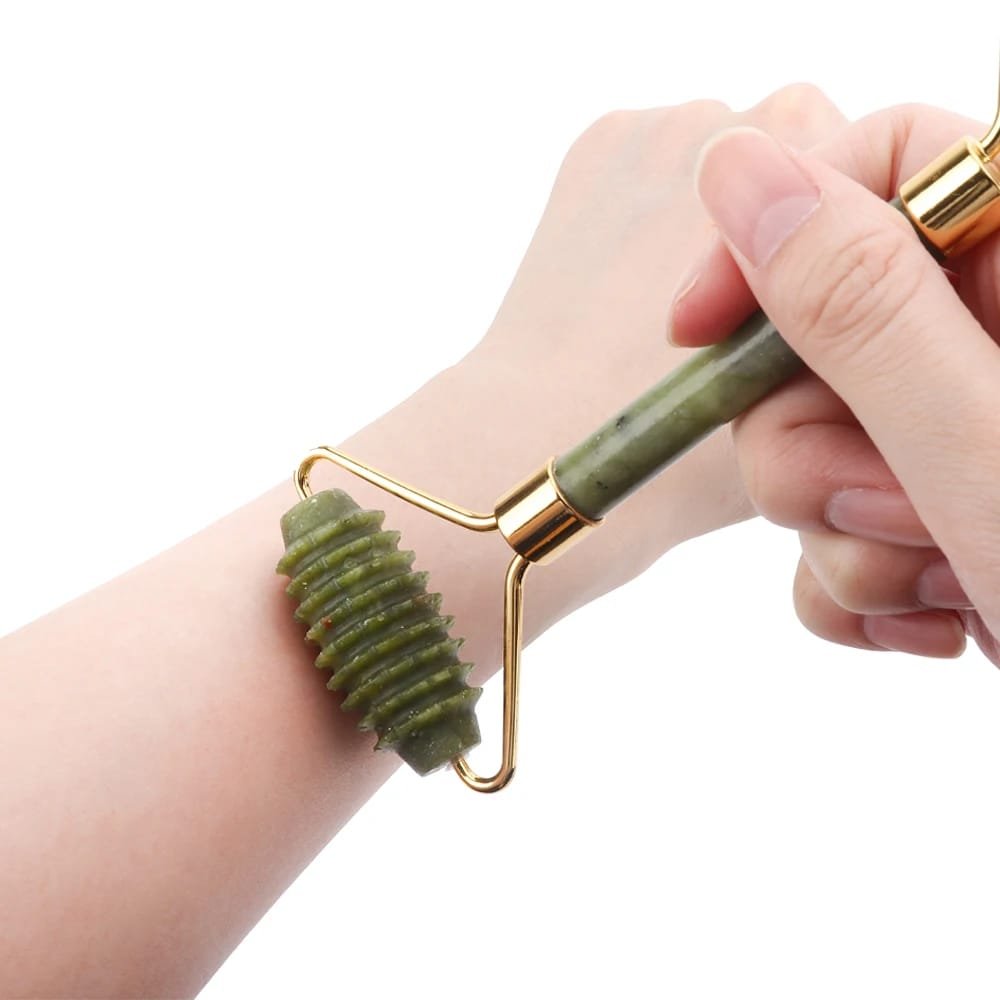 Jade Roller and Gua Sha Set: A Holistic Beauty Tool