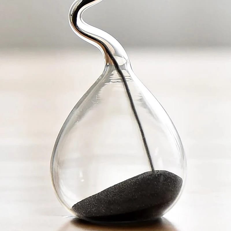 Curved Hourglass: A Timeless Decorative Piece