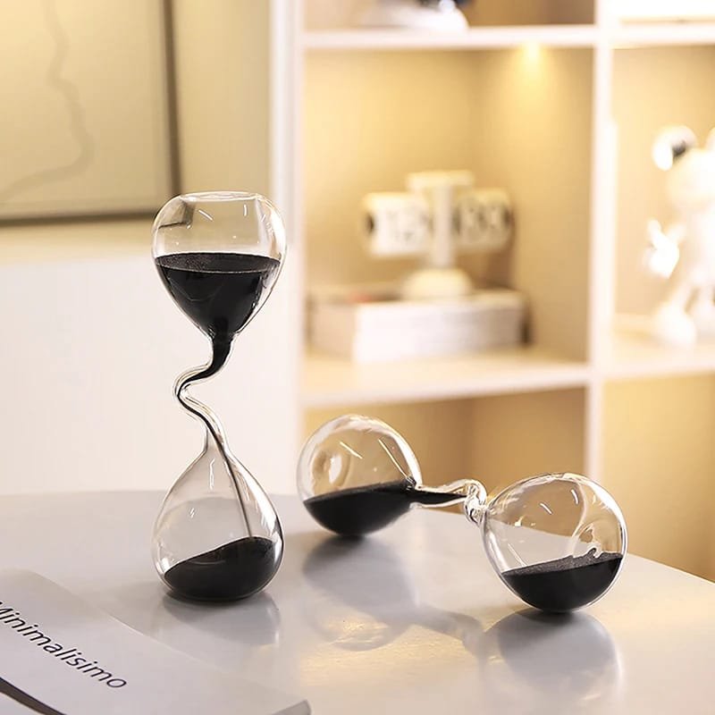 Curved Hourglass: A Timeless Decorative Piece