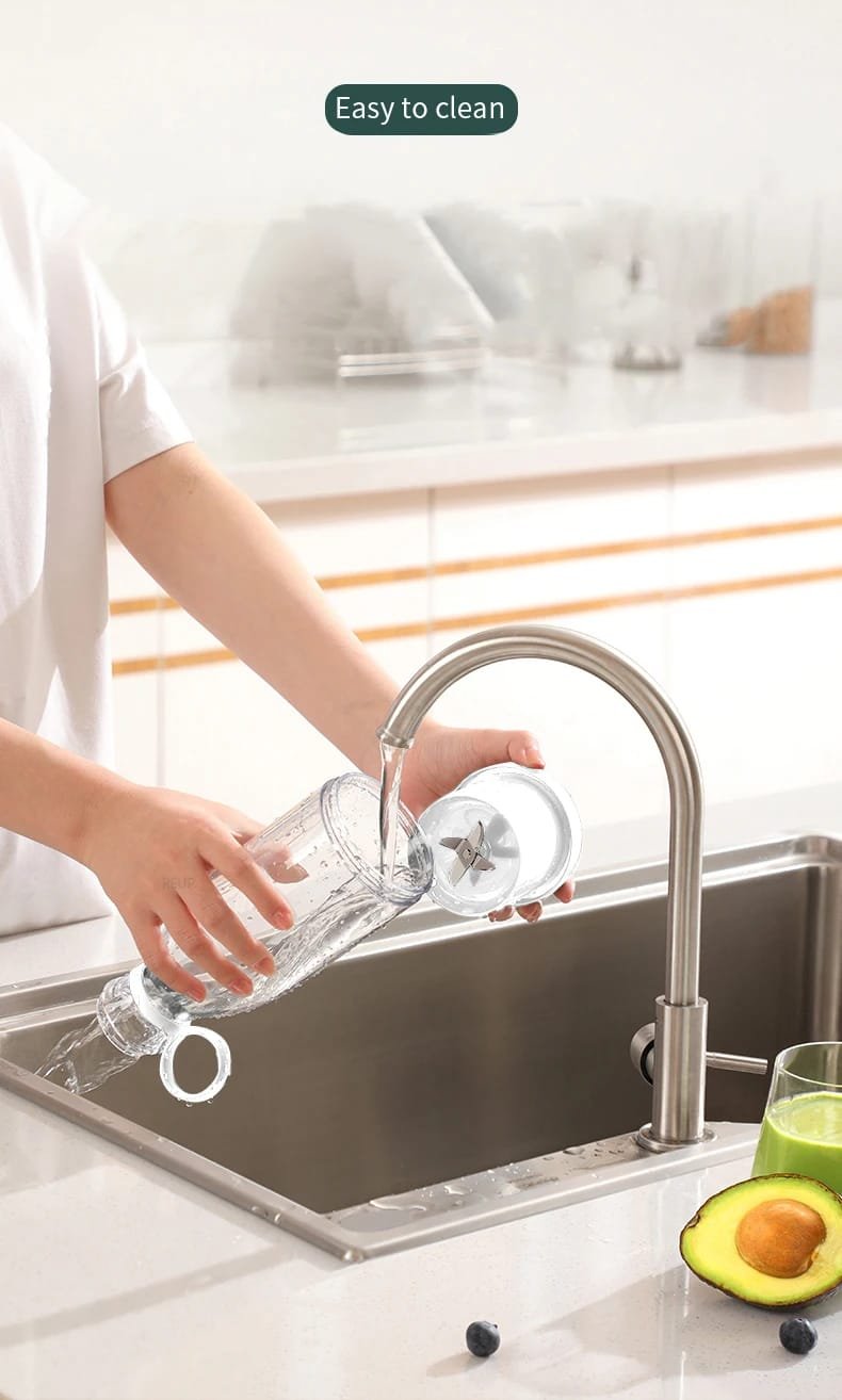Portable Juicer Bottle: Fresh Juice on the Go